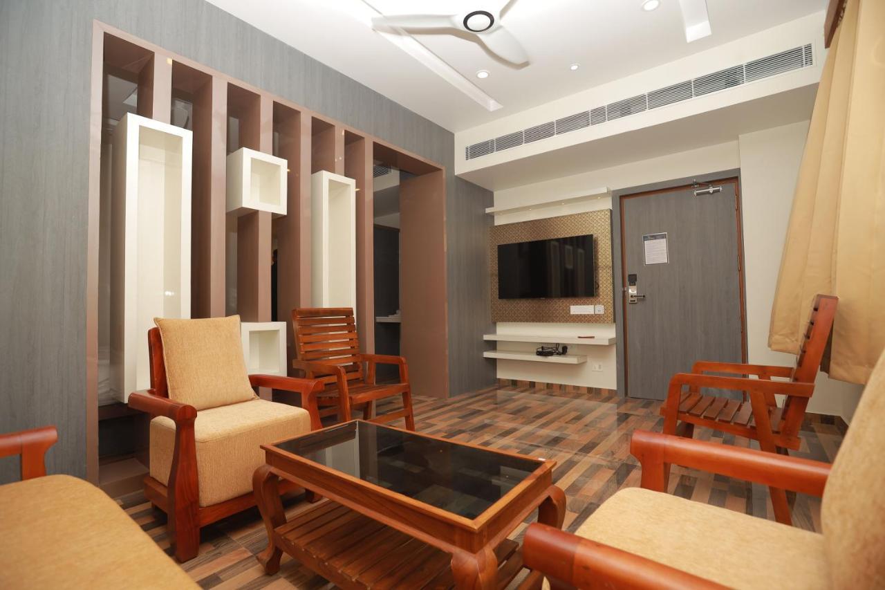 Hotel Sree Bharat Residency Alāndurai Zewnętrze zdjęcie