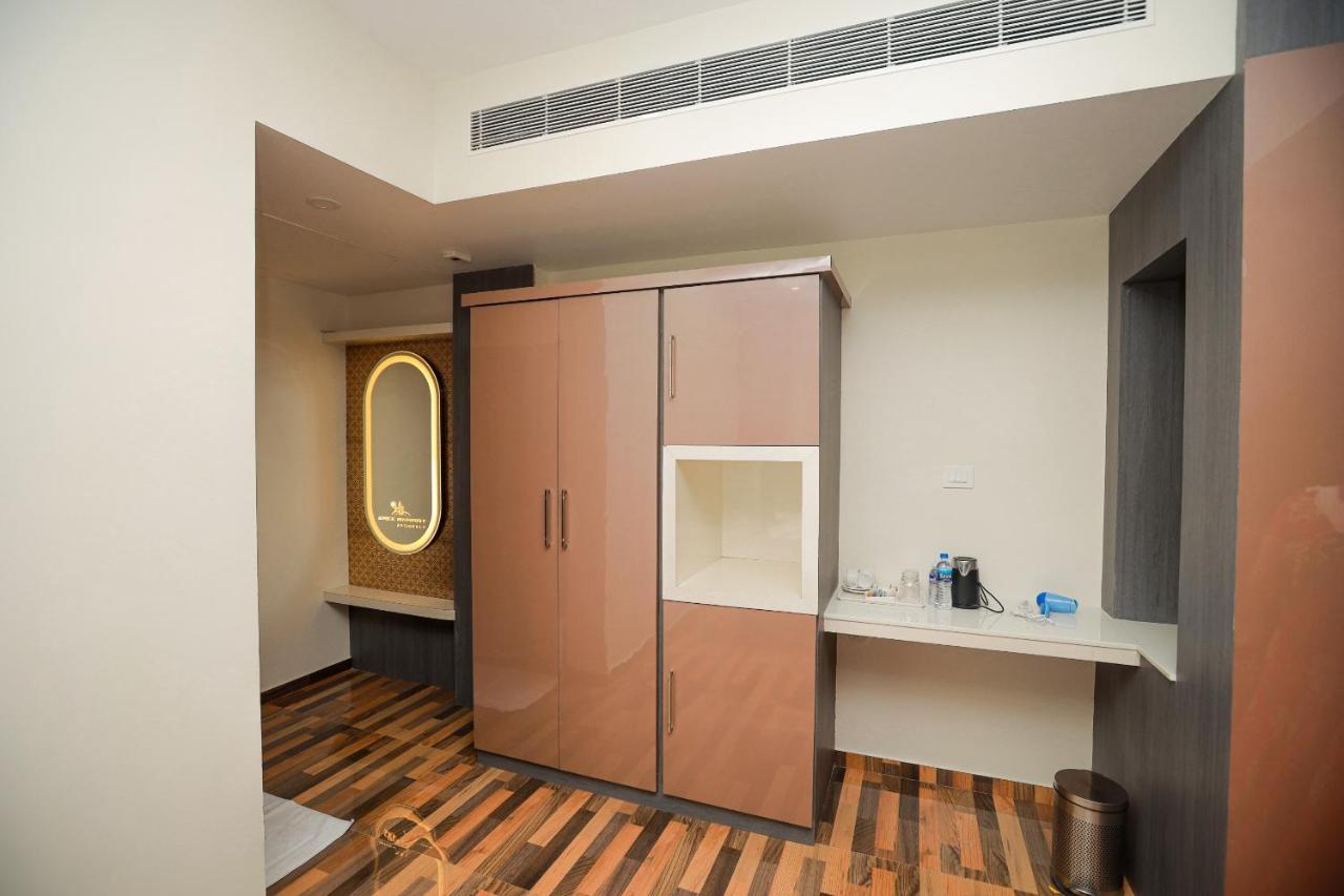 Hotel Sree Bharat Residency Alāndurai Zewnętrze zdjęcie