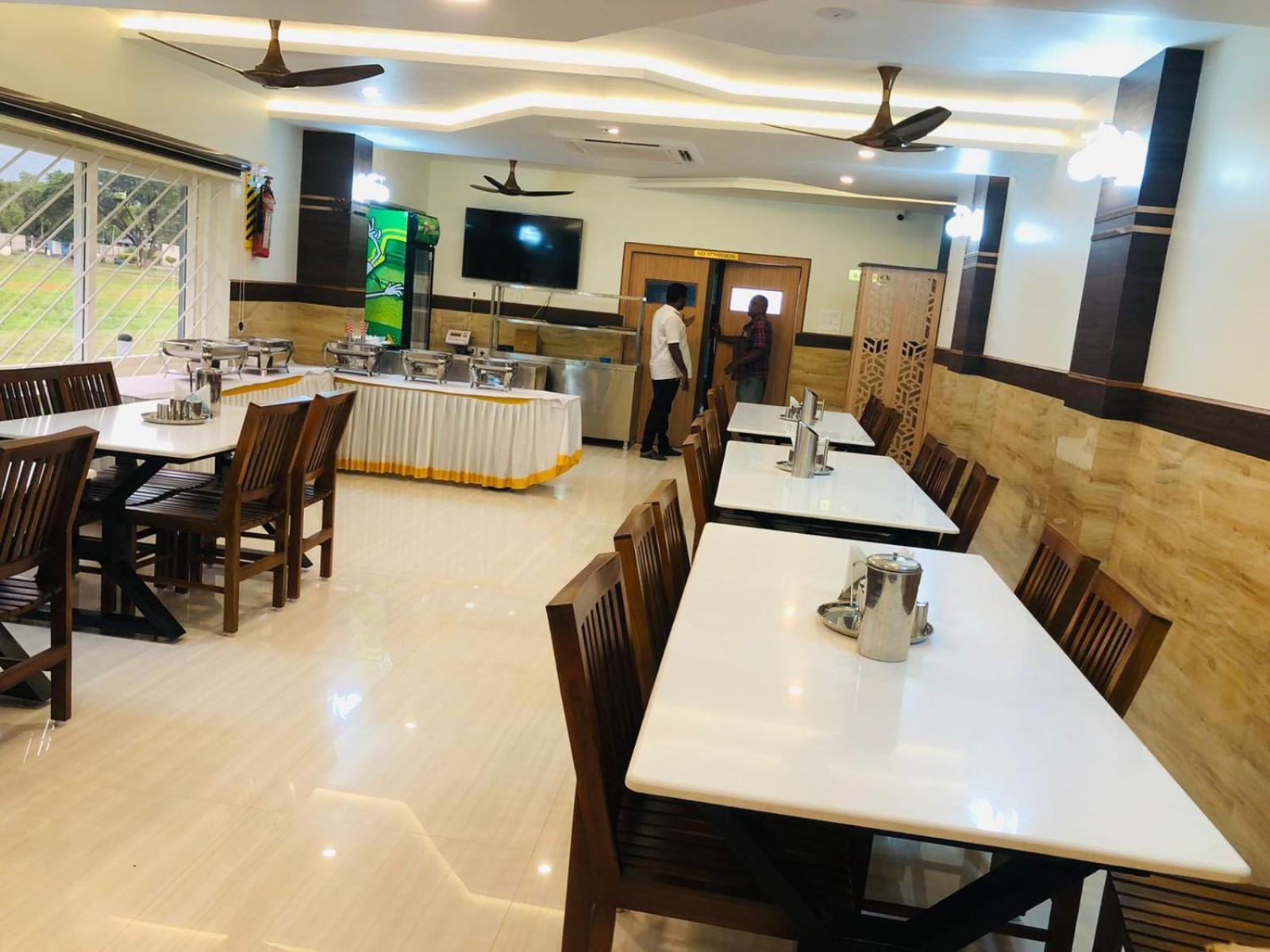 Hotel Sree Bharat Residency Alāndurai Zewnętrze zdjęcie