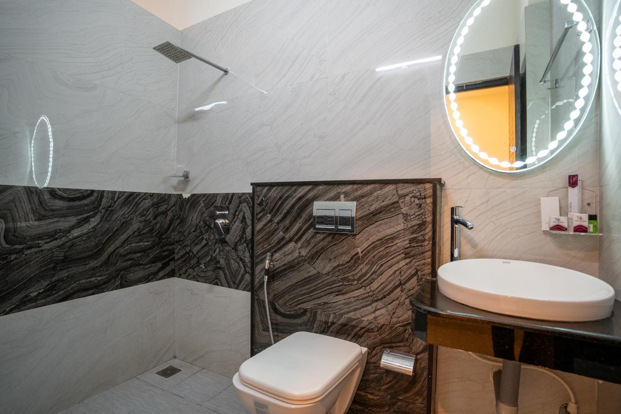 Hotel Sree Bharat Residency Alāndurai Zewnętrze zdjęcie