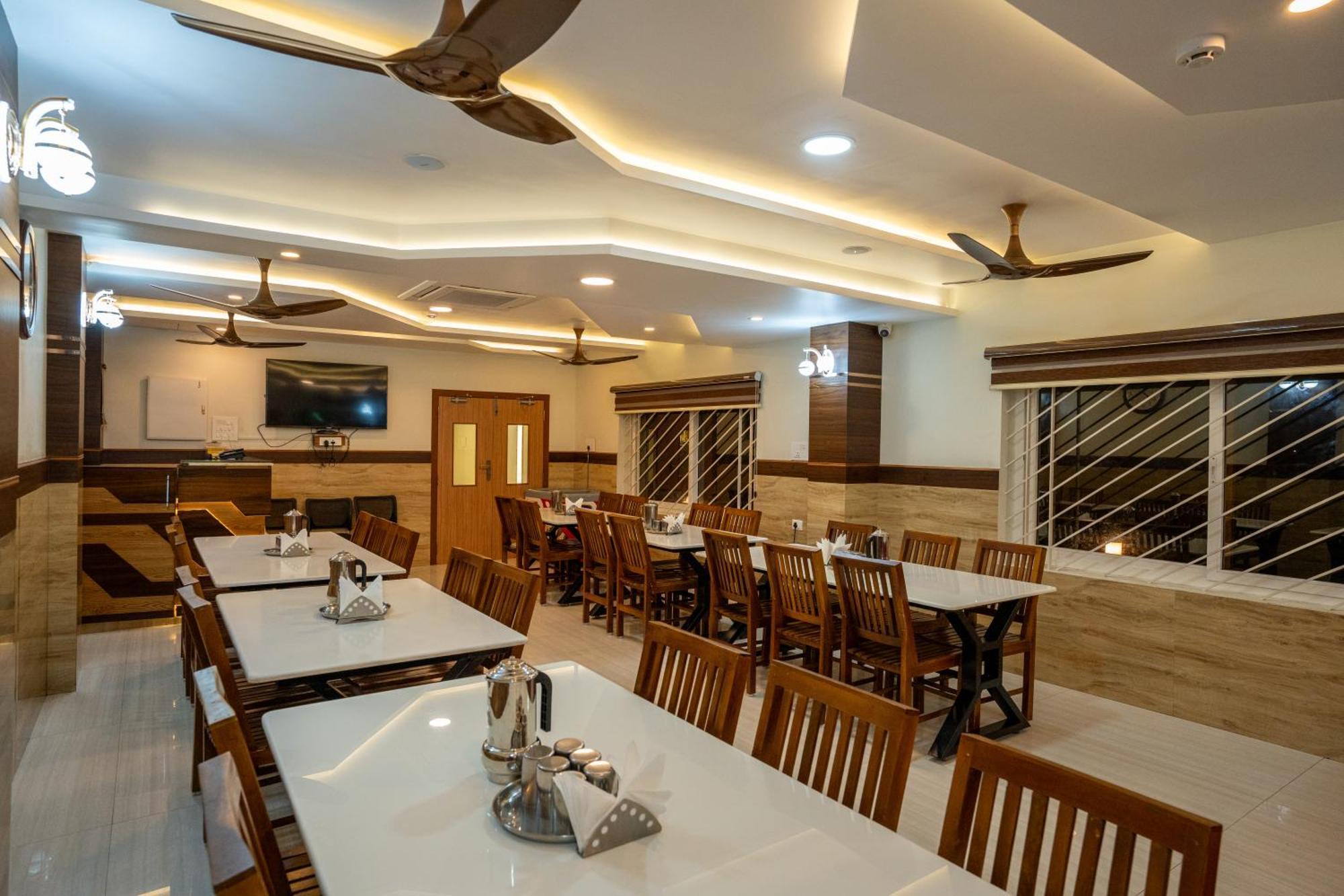 Hotel Sree Bharat Residency Alāndurai Zewnętrze zdjęcie